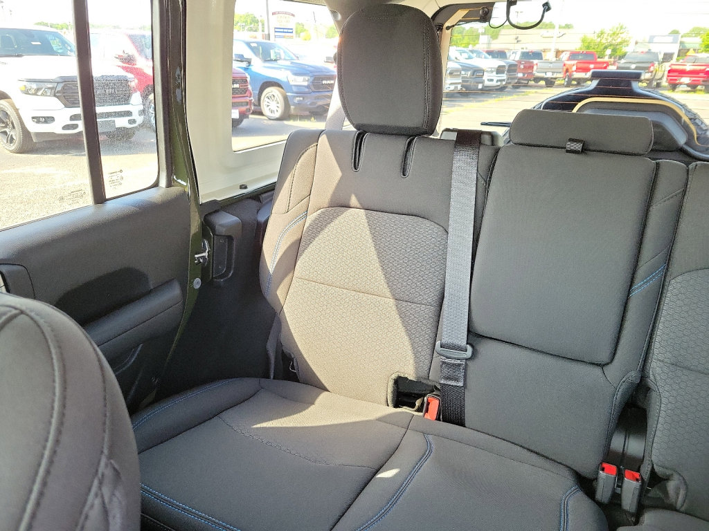 New 2023 Jeep Wrangler Unlimited Rubicon 4xe w/ Cold Weather Group image 12