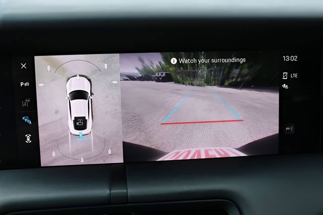 Used 2022 Porsche Taycan image 24