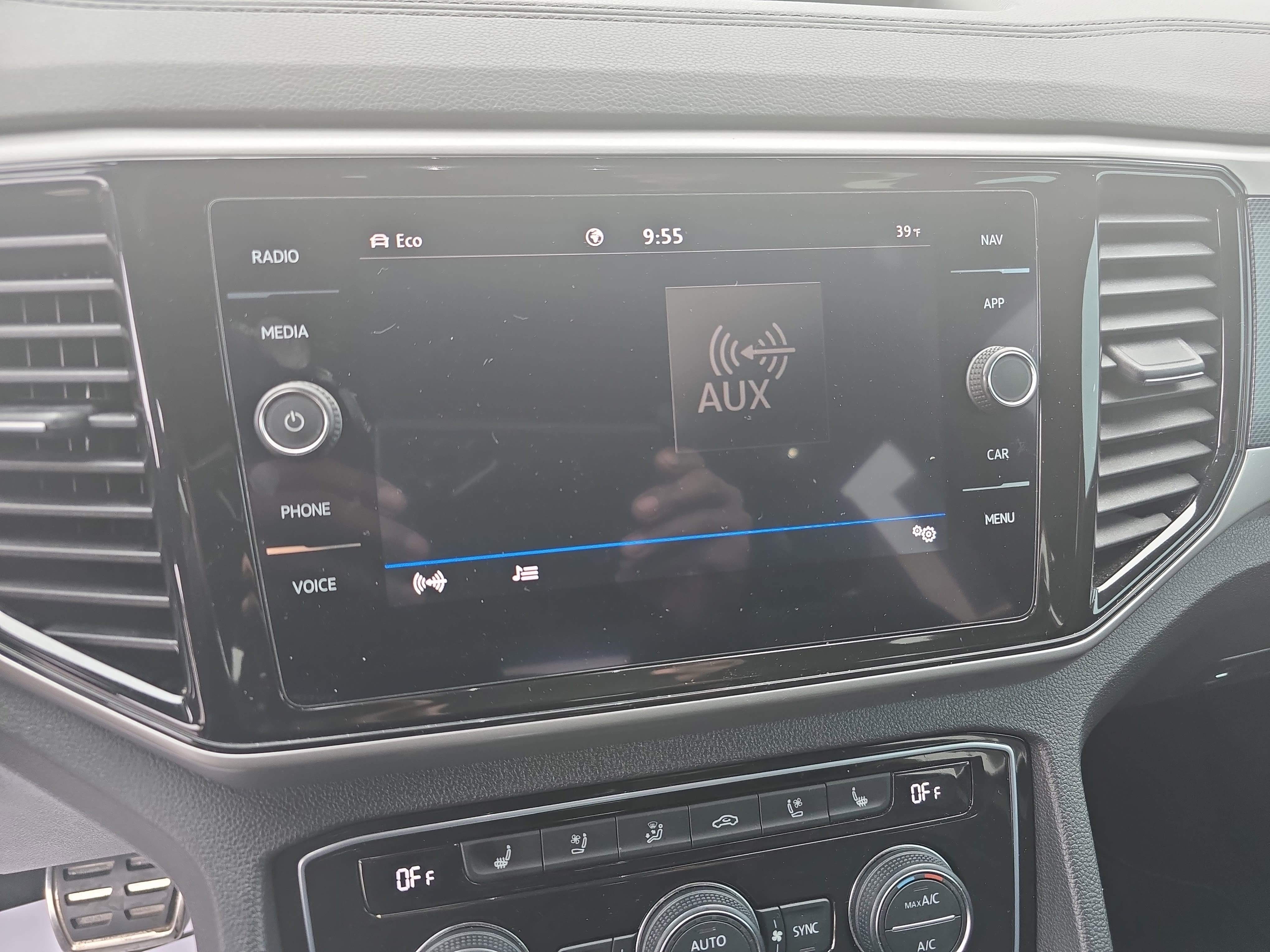 Used 2020 Volkswagen Atlas Cross Sport SEL Premium R-Line image 19