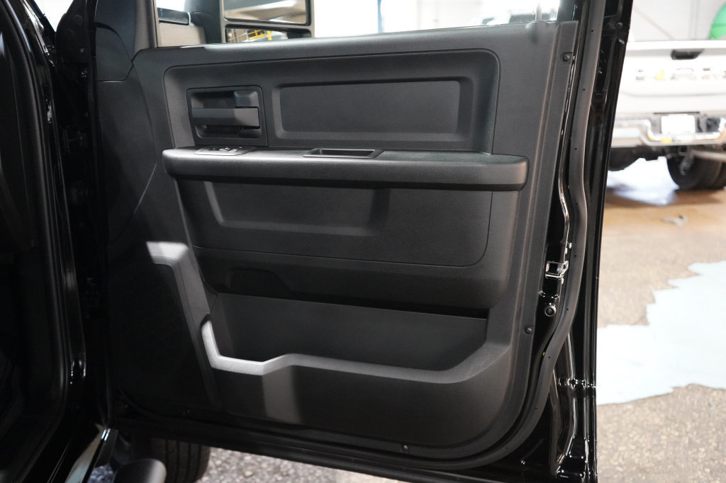 New 2026 RAM 3500 Tradesman AWD/4WD image 24