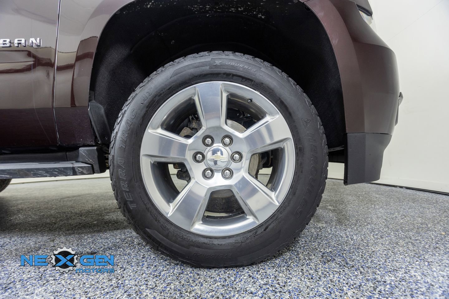 Used 2020 Chevrolet Suburban LT w/ Luxury Package image 47