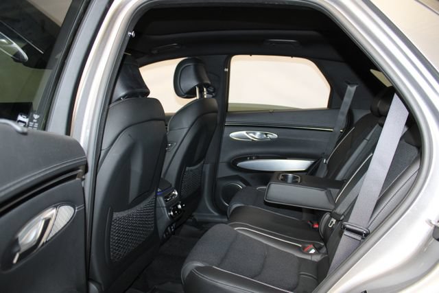 Used 2024 Genesis GV70 2.5T w/ Sport Prestige Package AWD/4WD image 11