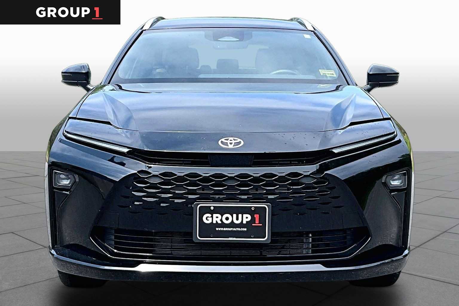Certified 2025 Toyota Crown Signia AWD/4WD image 4