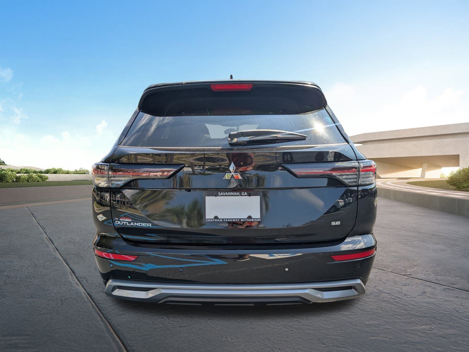 New 2025 Mitsubishi Outlander SE image 5