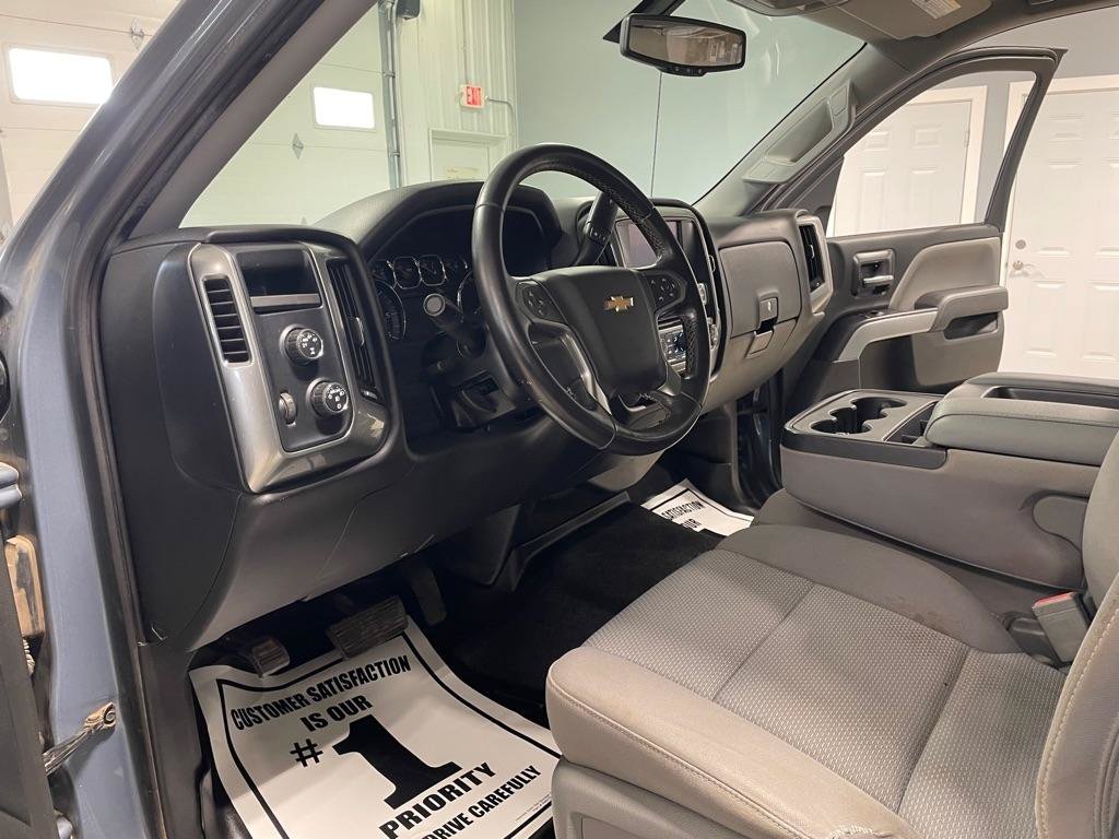 Used 2015 Chevrolet Silverado 1500 LT w/ LT Convenience Package AWD/4WD image 9