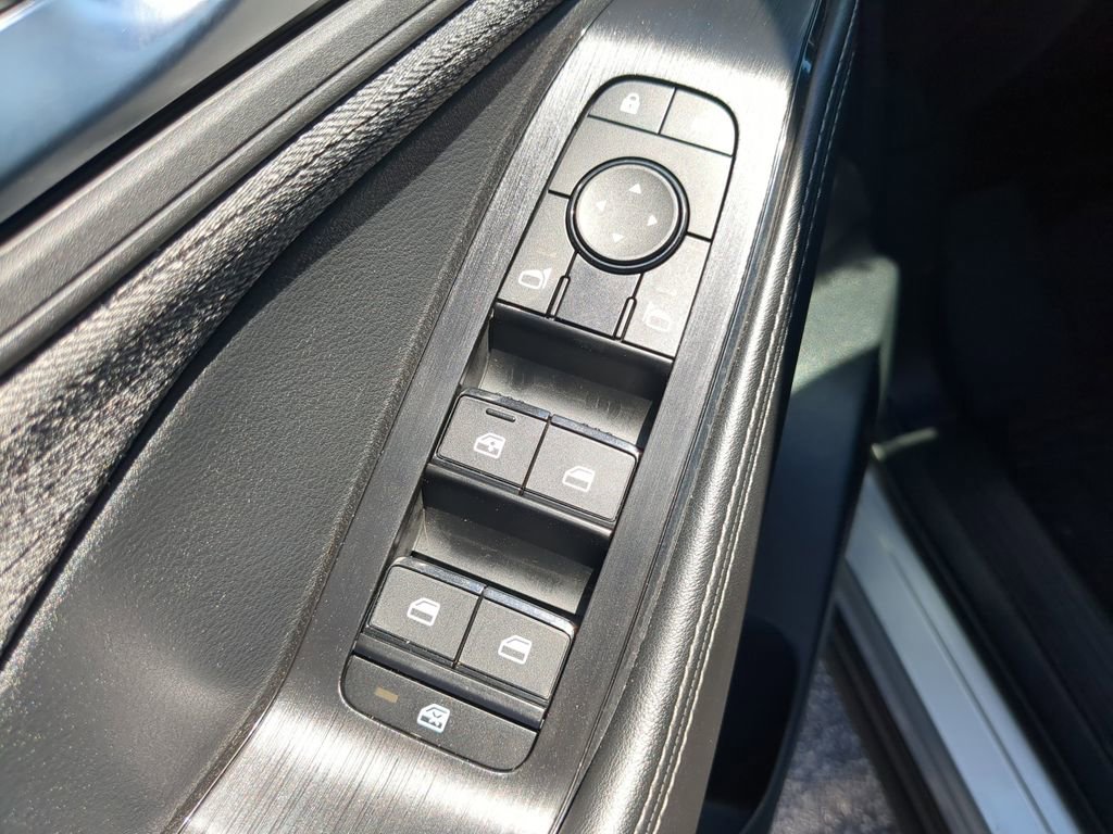 Used 2023 Nissan Rogue SV FWD image 17