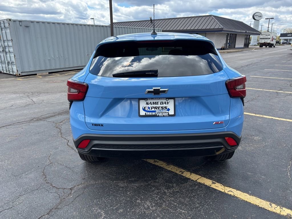Used 2024 Chevrolet Trax RS w/ Driver Confidence Package FWD image 6