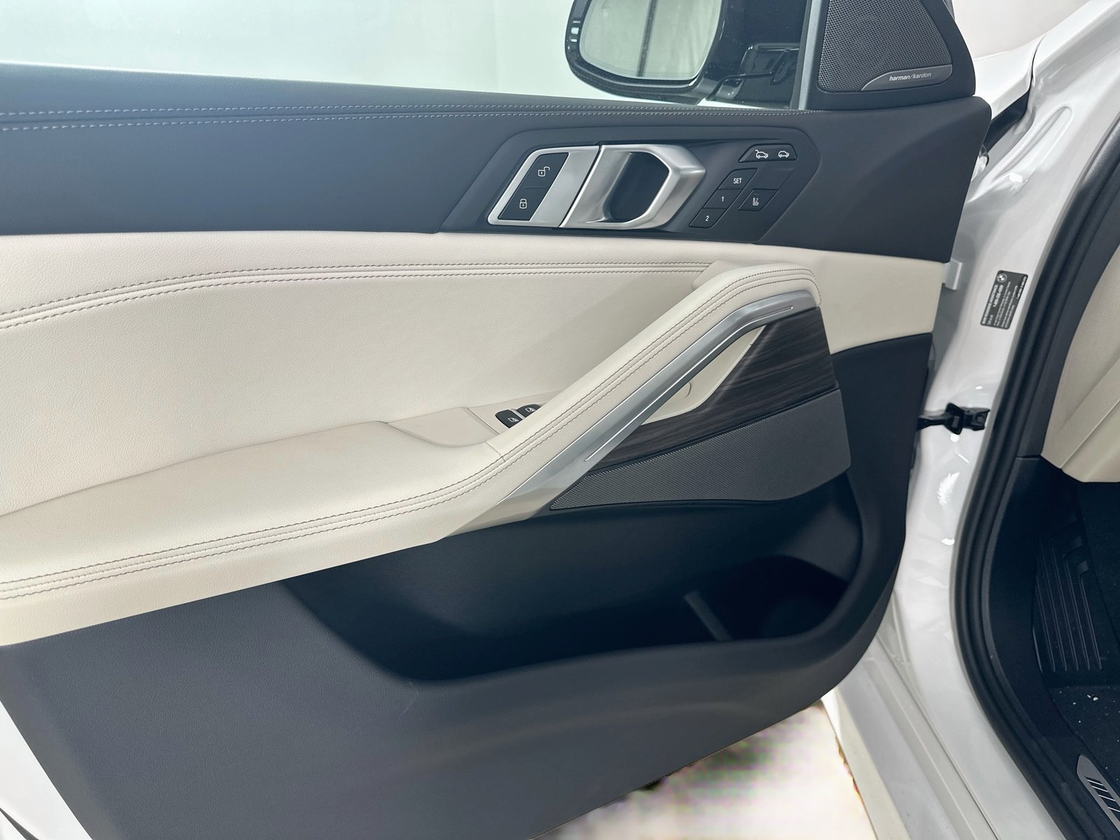 New 2027 BMW X6 xDrive40i AWD/4WD image 15