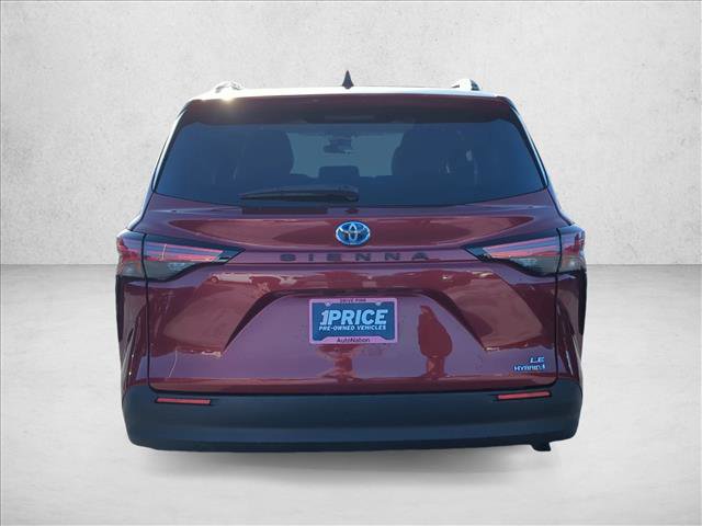 Used 2022 Toyota Sienna LE image 5