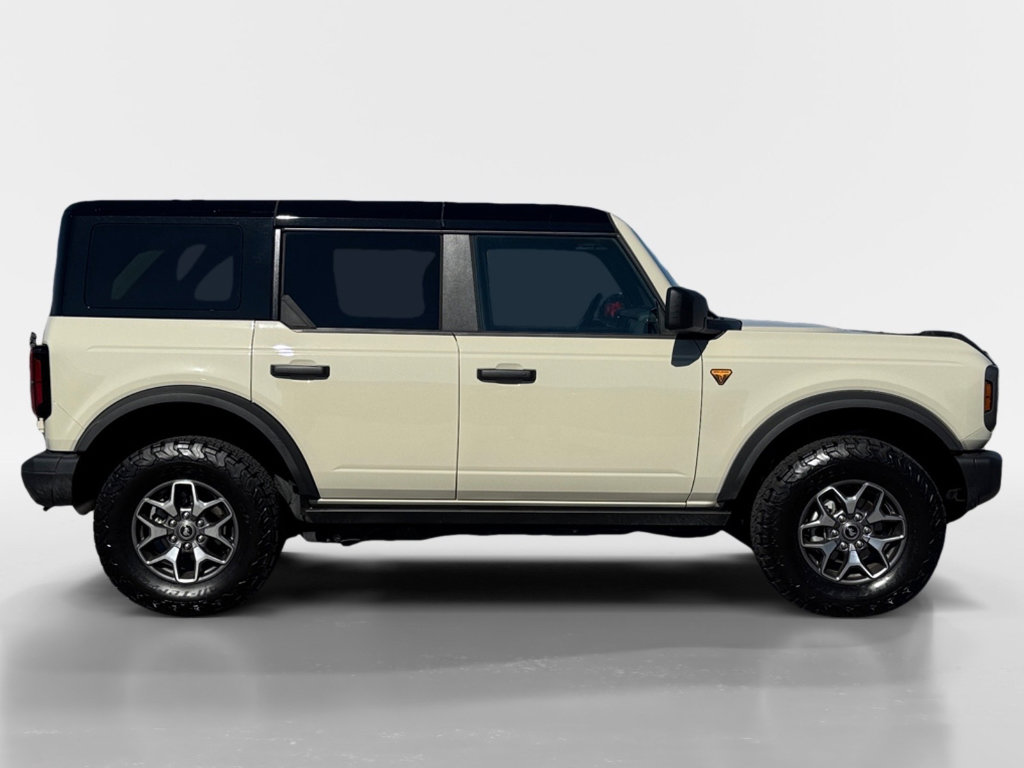 Used 2025 Ford Bronco Badlands image 7