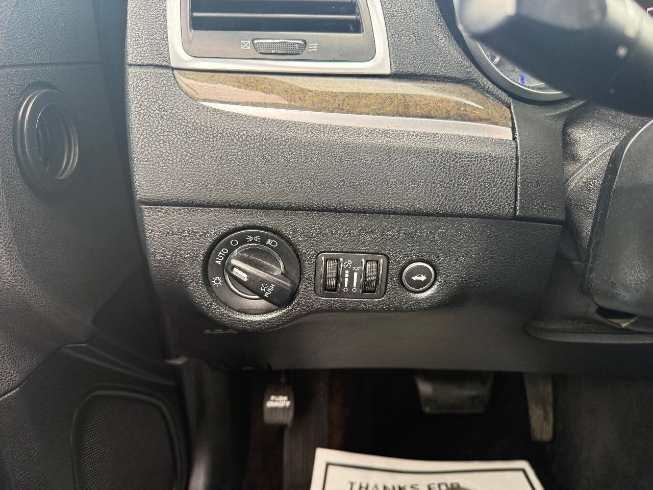 Used 2018 Chrysler 300 Limited image 10