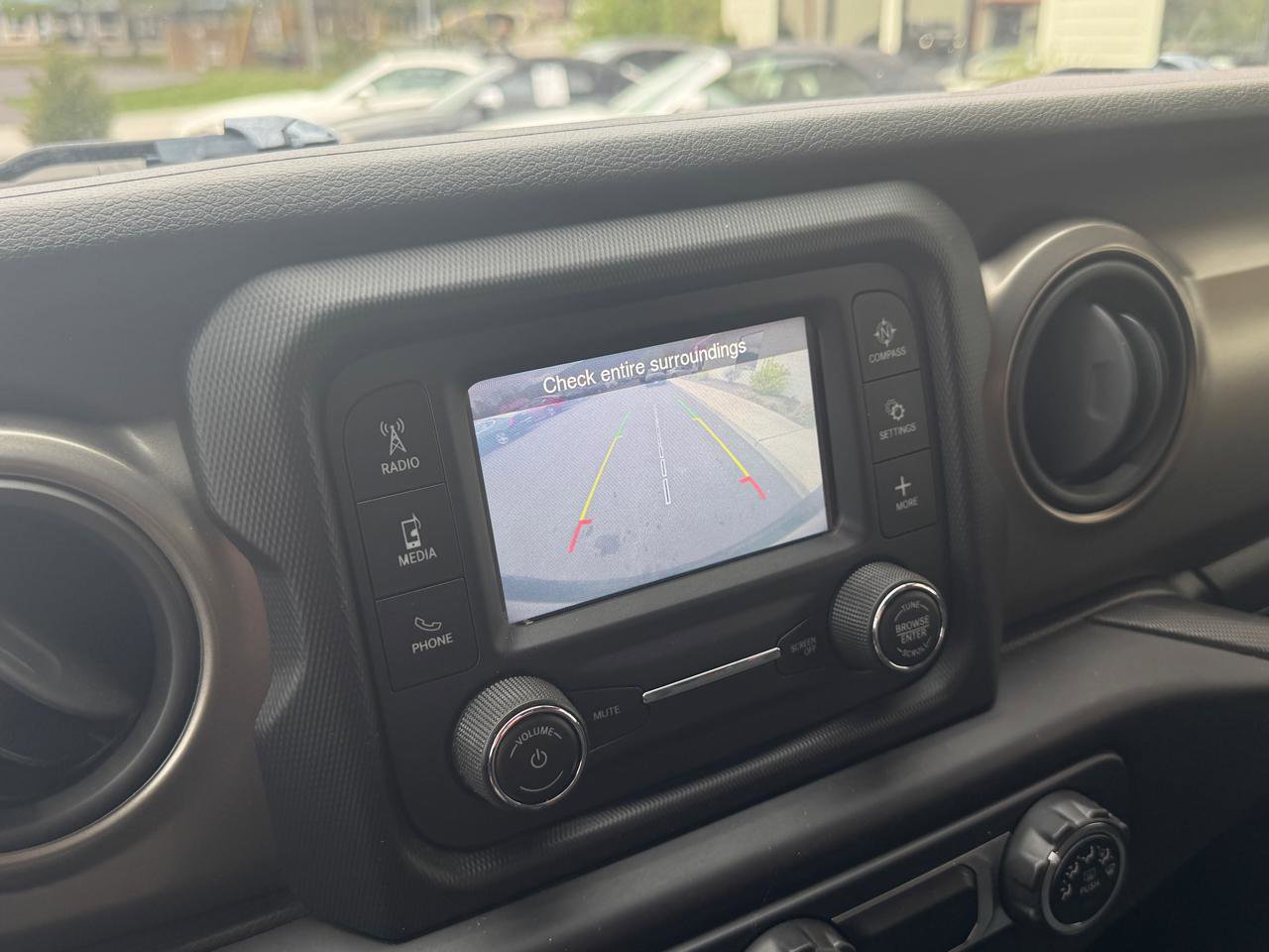 Used 2018 Jeep Wrangler Sport image 18