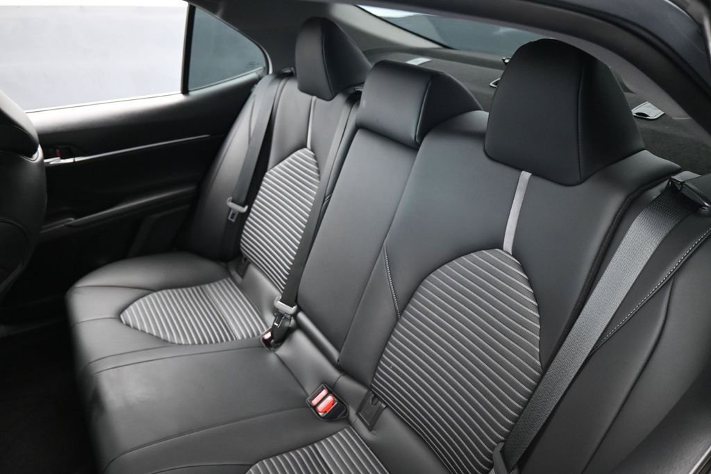 Used 2022 Toyota Camry SE FWD image 34