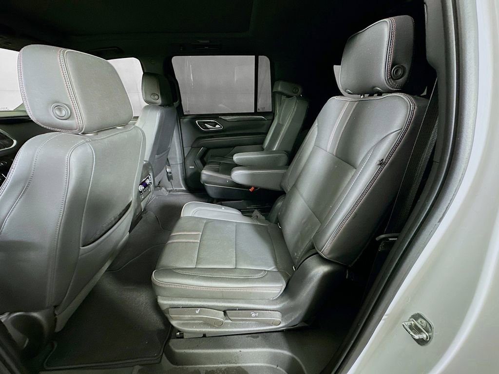 Used 2022 Chevrolet Suburban RST w/ Sport Performance Package image 15