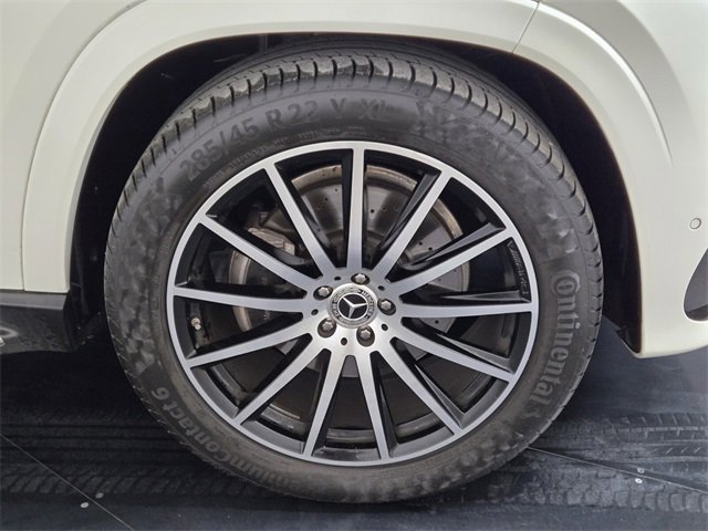 Used 2024 Mercedes-Benz GLS 580 4MATIC image 9