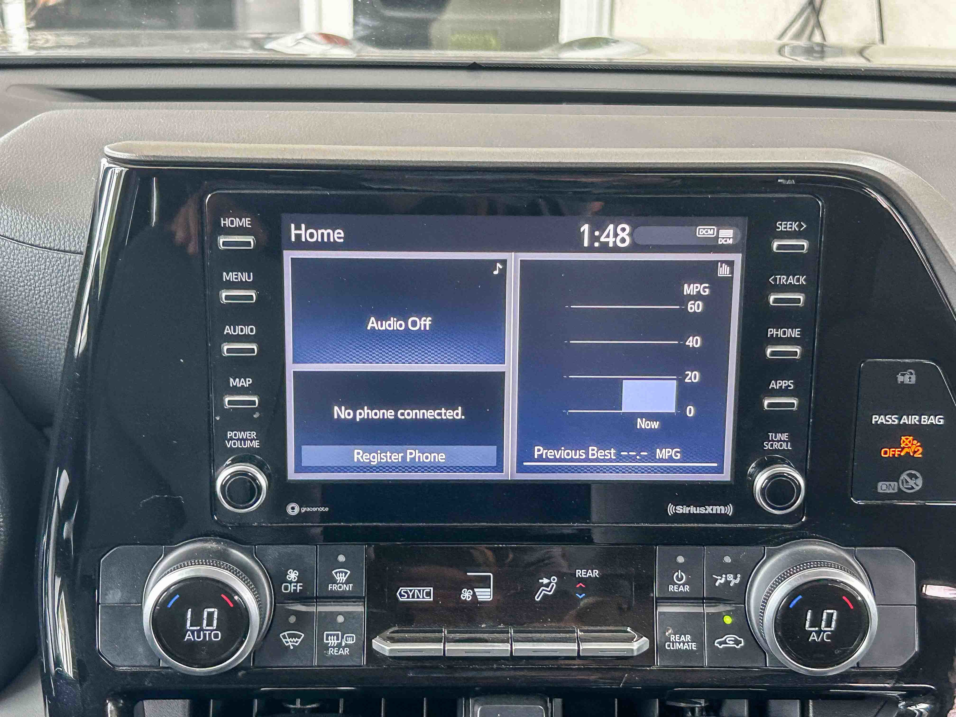 Used 2021 Toyota Highlander L FWD image 14