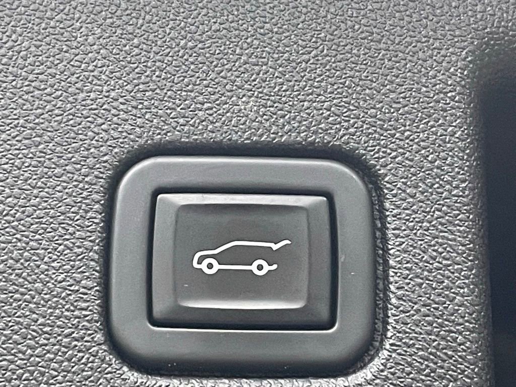 Certified 2023 Chevrolet Equinox LT w/ Driver Convenience Package image 18