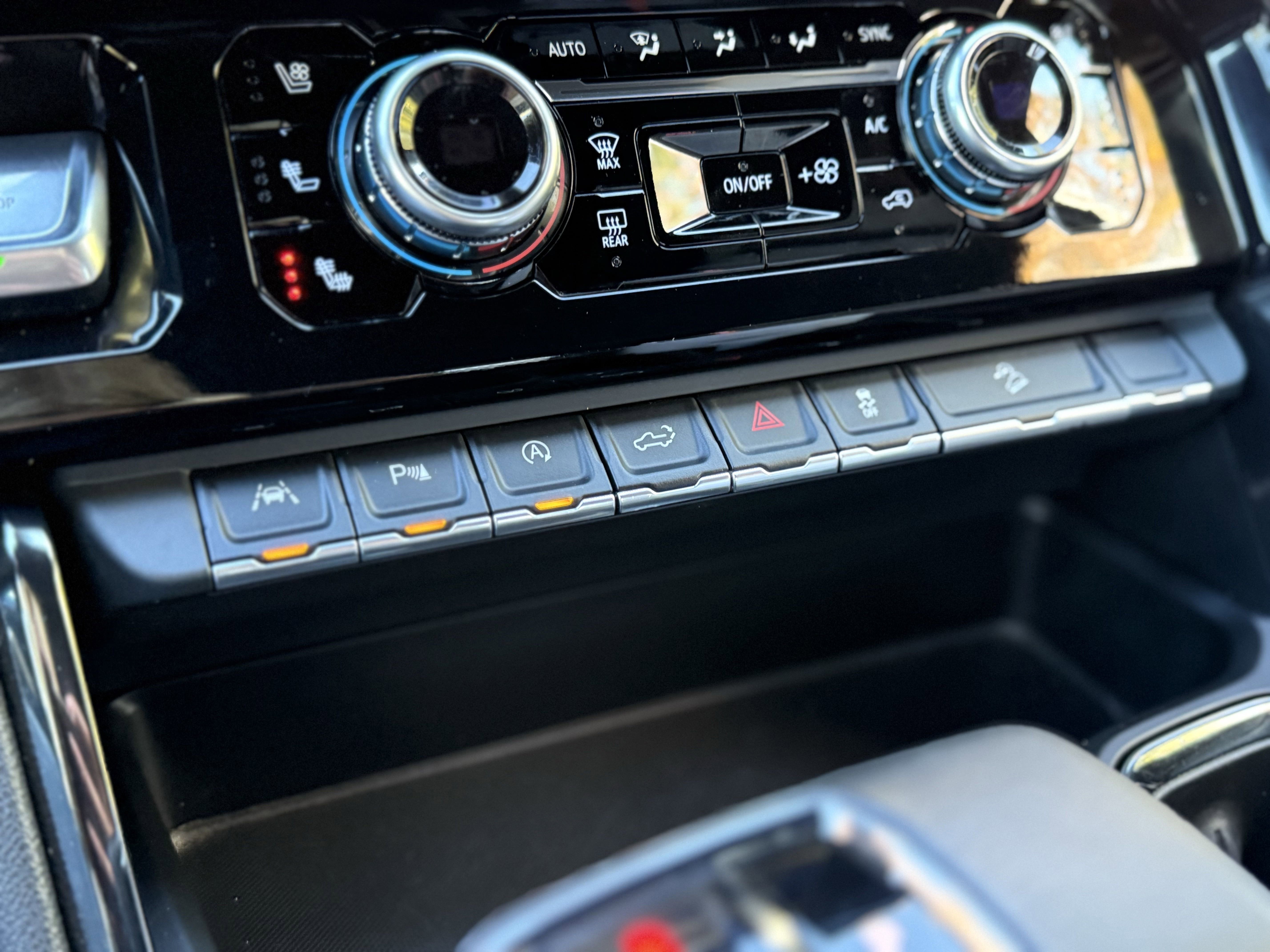 Used 2024 GMC Sierra 1500 AT4 w/ AT4 Premium Package image 20