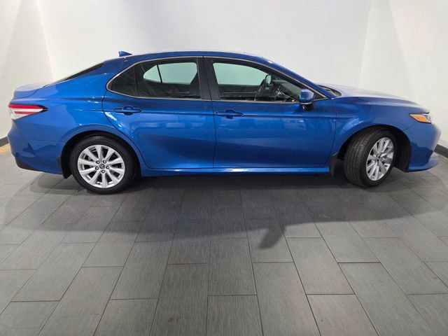 Used 2019 Toyota Camry LE image 6