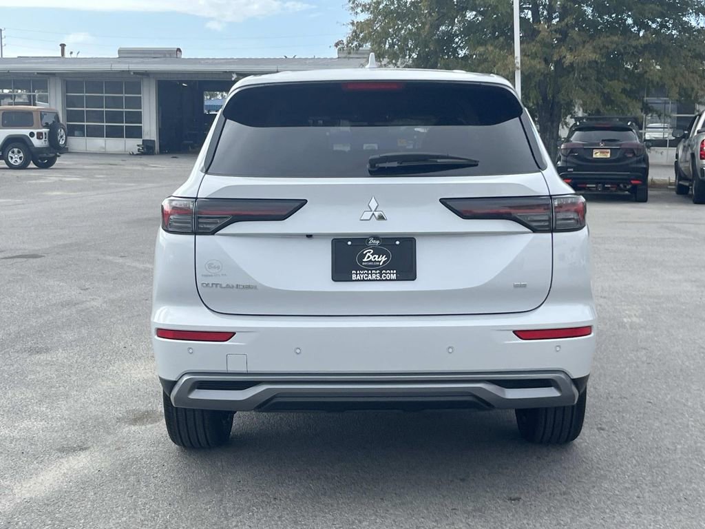 New 2026 Mitsubishi Outlander SE image 4