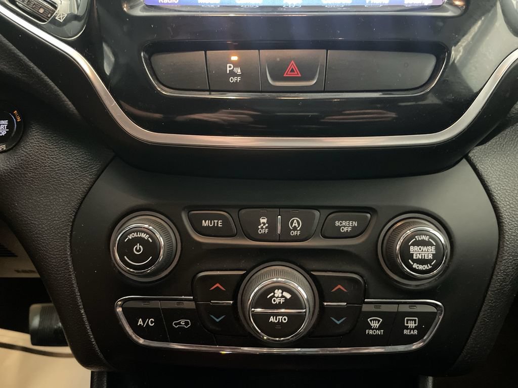 Used 2020 Jeep Cherokee Limited AWD/4WD image 11