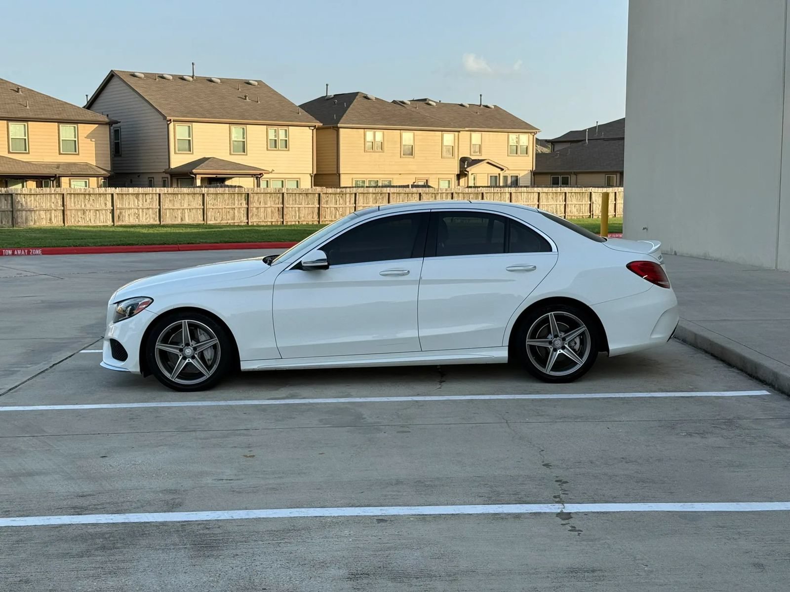 Used 2016 Mercedes-Benz C 300 Sedan image 4