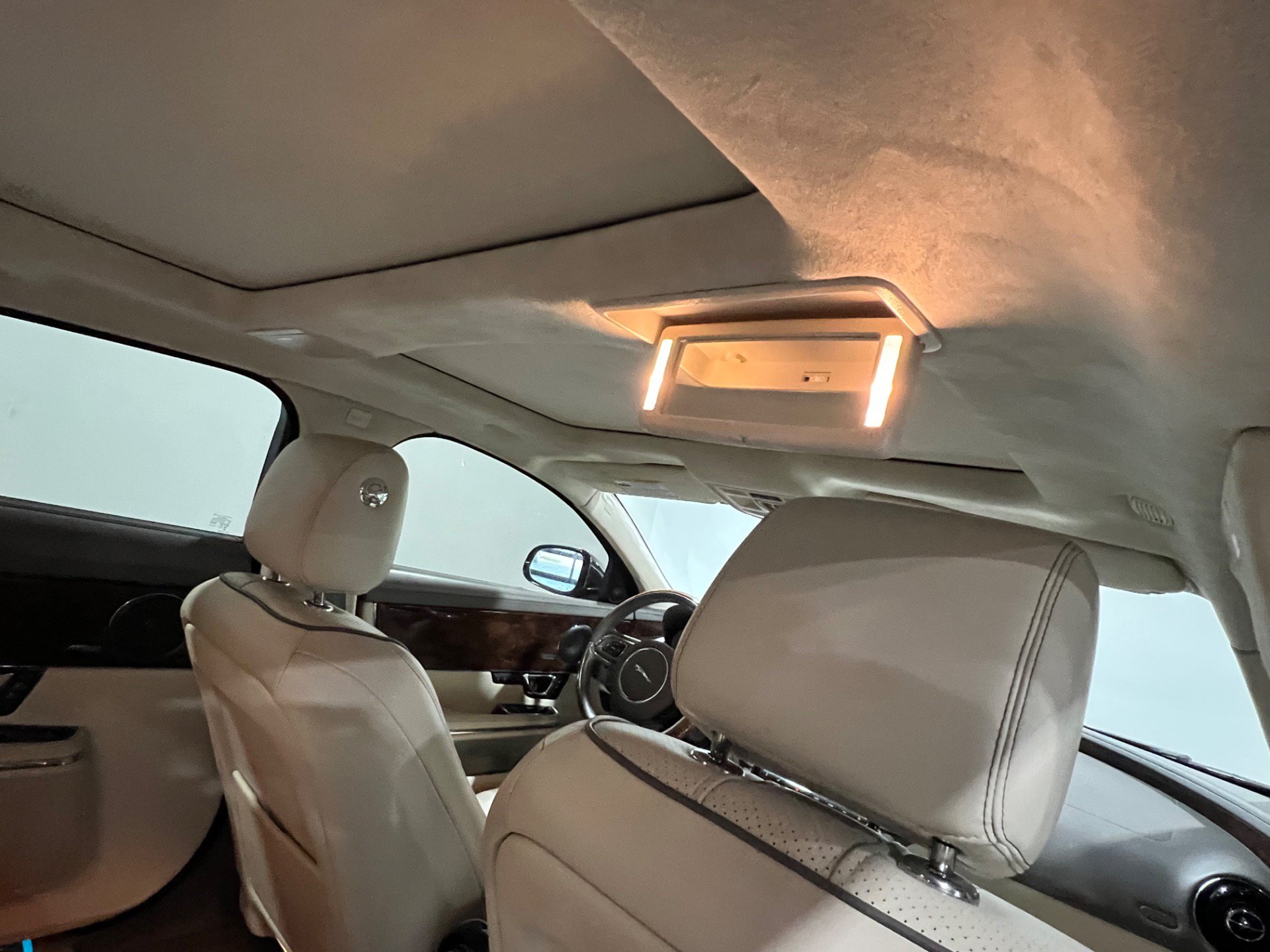 Used 2015 Jaguar XJ L Portfolio RWD image 44