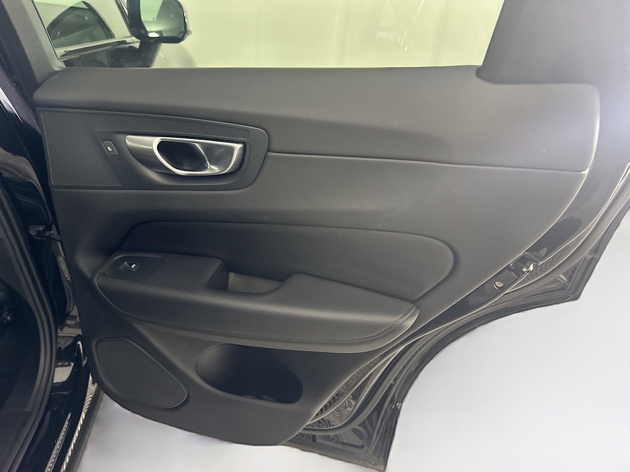 Used 2024 Volvo XC60 B5 Core w/ Climate Package image 29