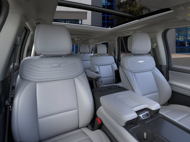 New 2026 Ford Expedition Max Platinum w/ Platinum Ultimate Package AWD/4WD image 10