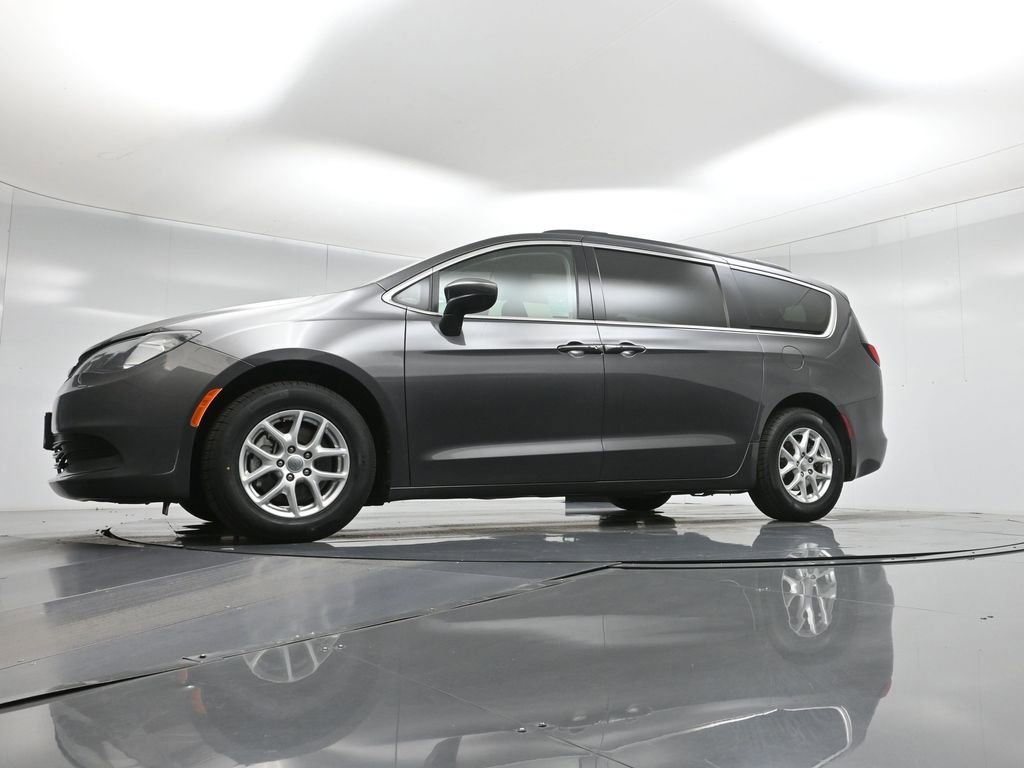 Used 2020 Chrysler Voyager Lxi image 55