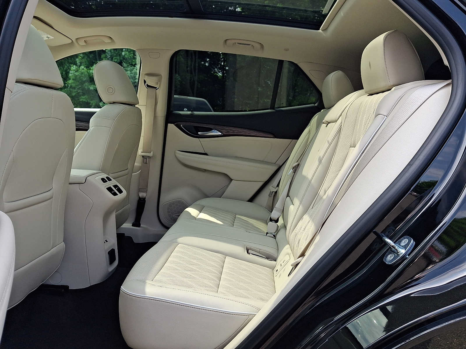 Used 2023 Buick Envision Avenir AWD/4WD image 12