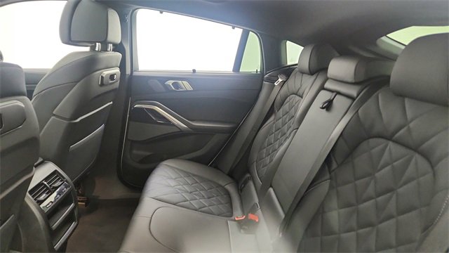 Used 2024 BMW X6 xDrive40i w/ Premium Package image 30