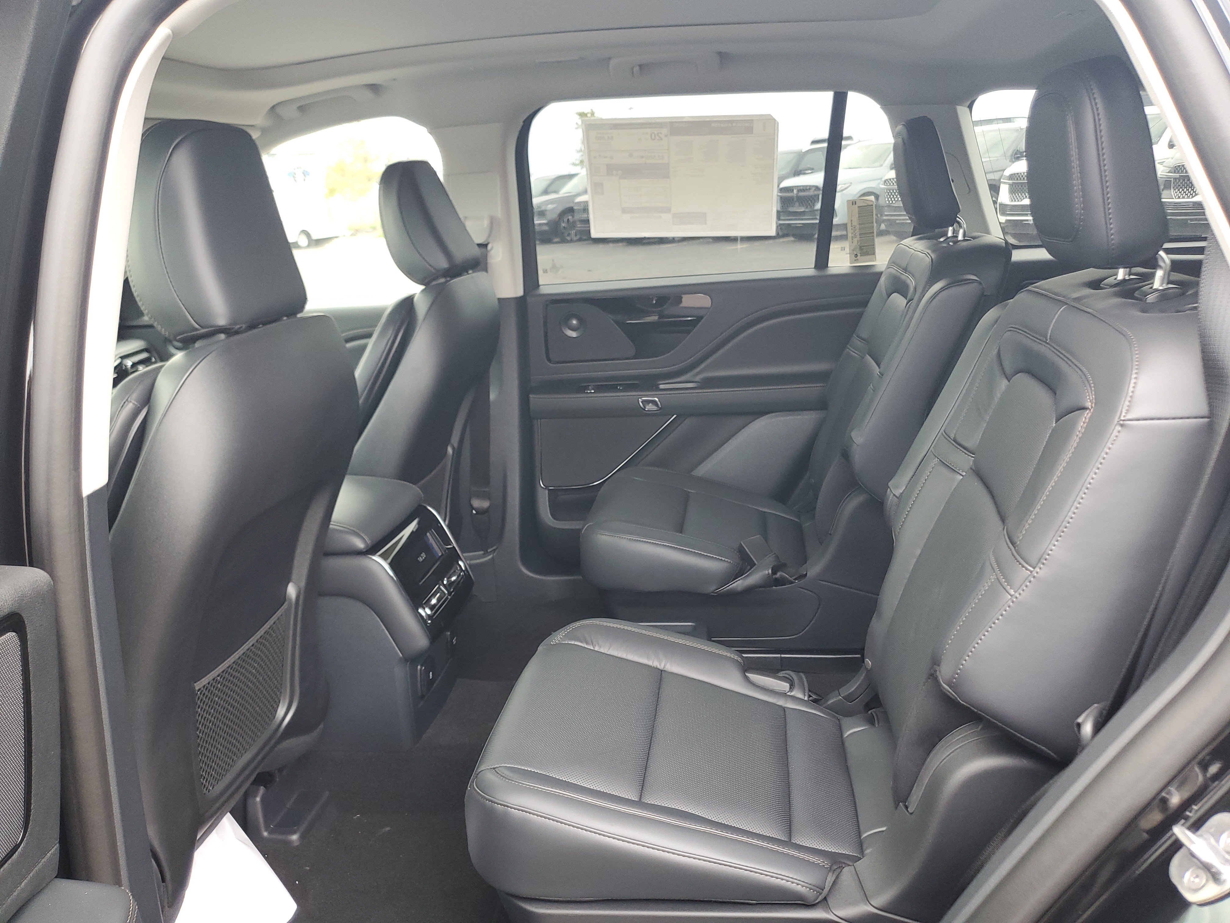 New 2026 Lincoln Aviator Reserve w/ Jet Appearance Package AWD/4WD image 23