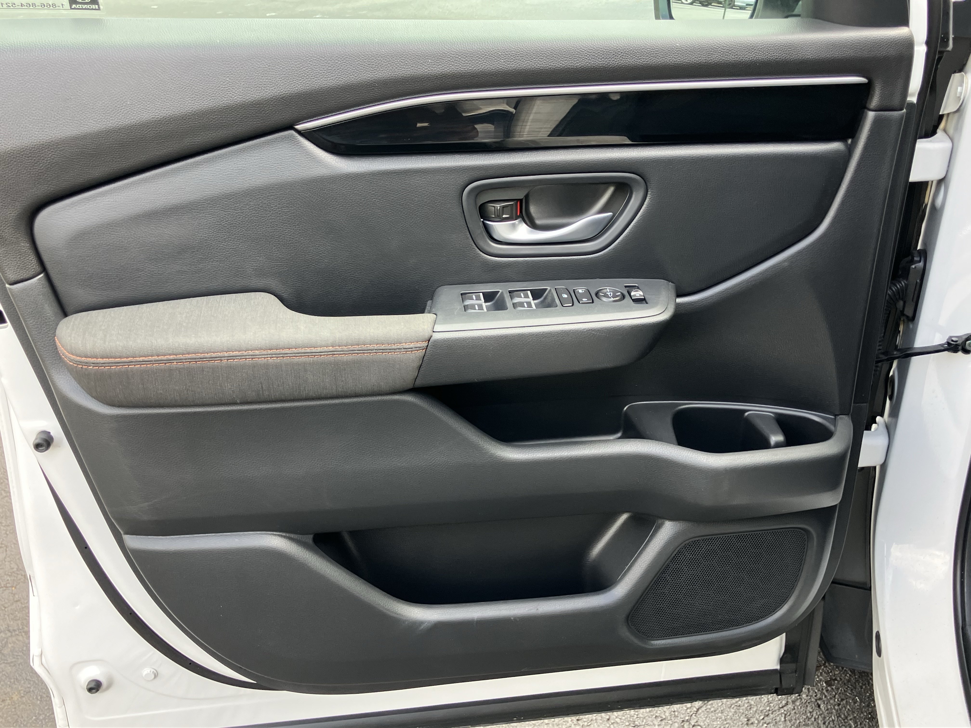 Certified 2025 Honda Pilot Sport image 14