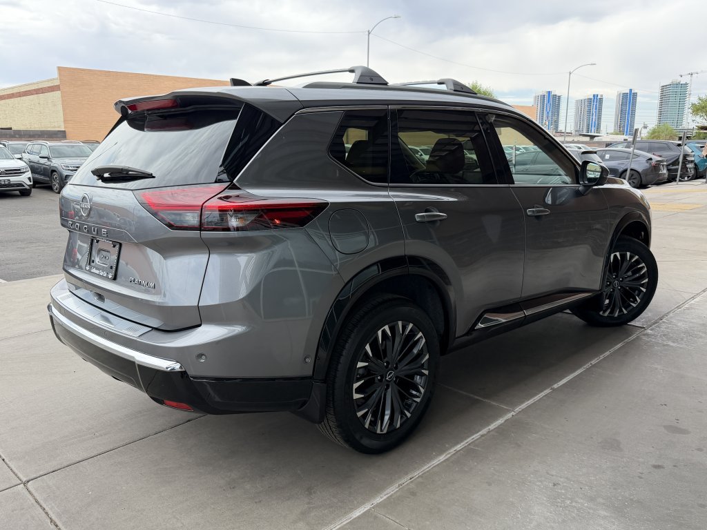 Used 2025 Nissan Rogue Platinum w/ Platinum Premium Package FWD image 4