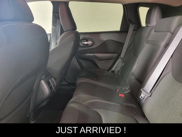 Used 2016 Jeep Cherokee Latitude AWD/4WD image 15
