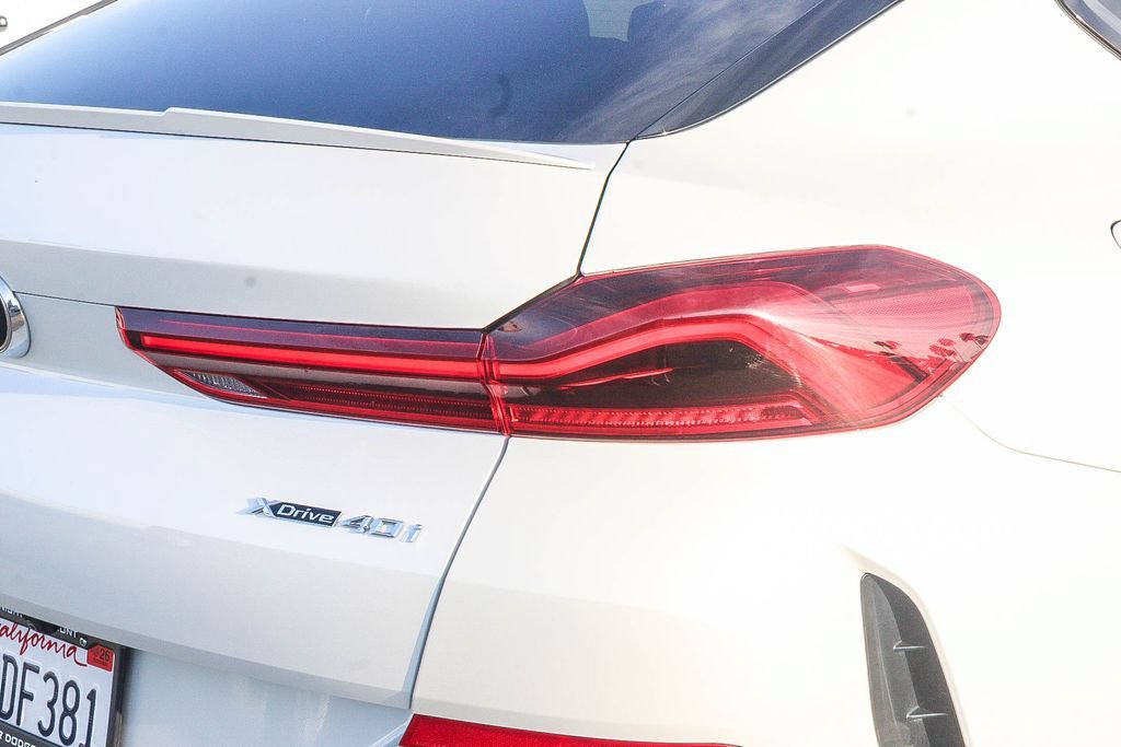 Used 2022 BMW X6 xDrive40i w/ M Sport Package AWD/4WD image 10