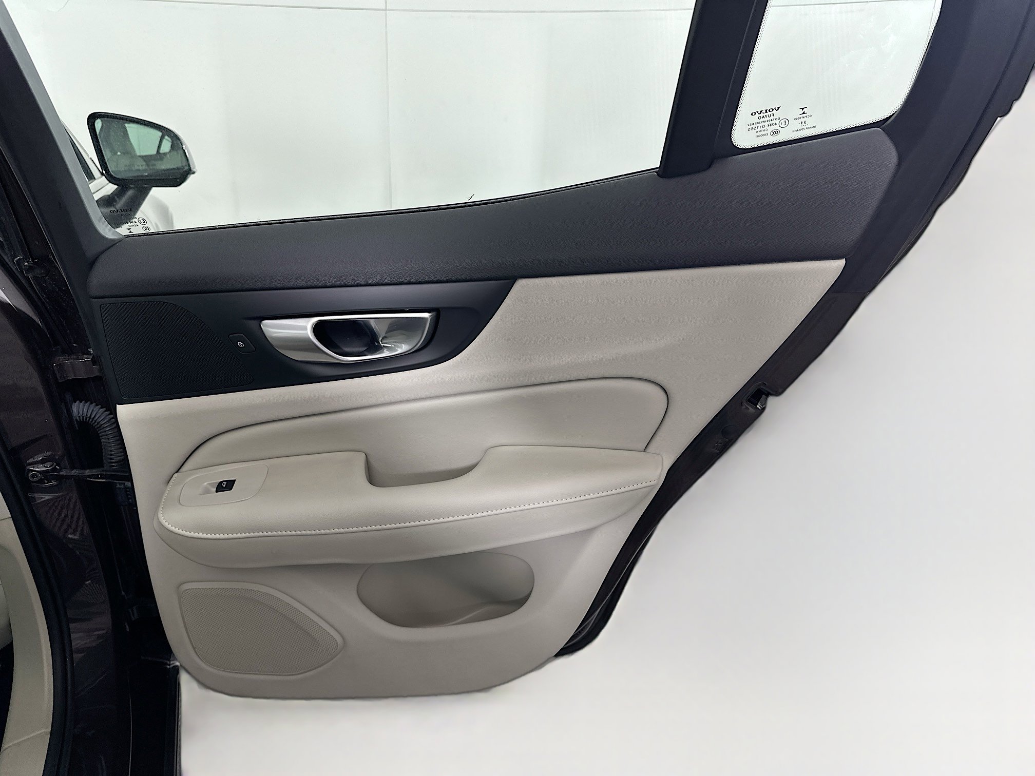 Used 2024 Volvo S60 B5 Plus image 30