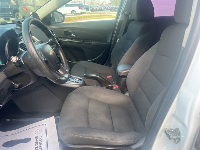 Used 2016 Chevrolet Cruze LT image 18