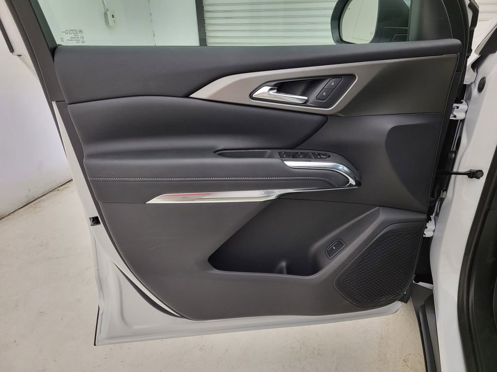 New 2026 Chevrolet Traverse LT w/ Driver Confidence Package image 25