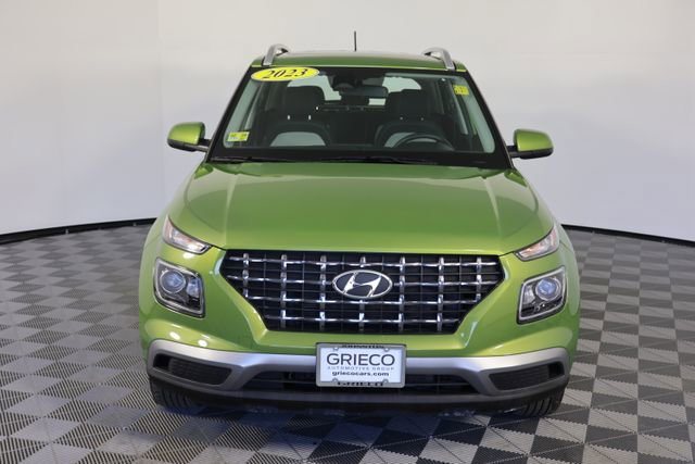 Used 2023 Hyundai Venue SEL w/ Cargo Package image 3
