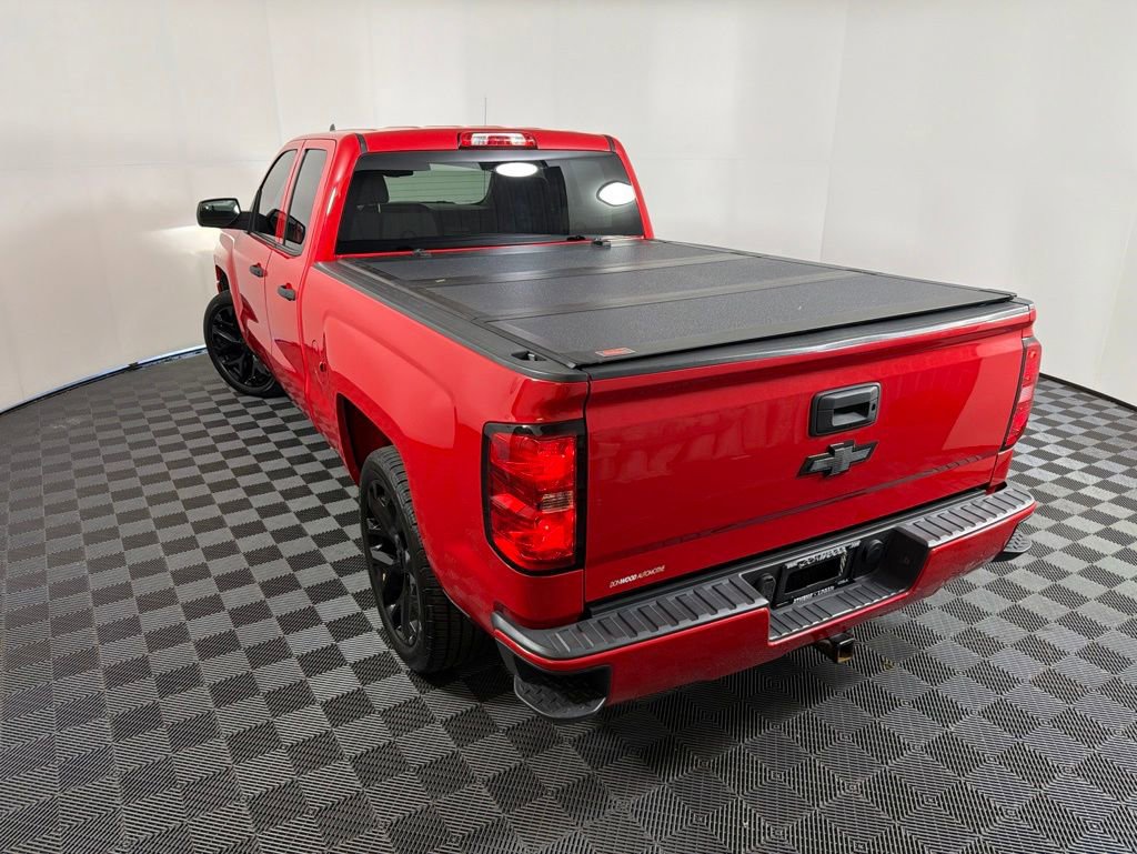 Used 2018 Chevrolet Silverado 1500 Custom w/ Custom Convenience Package RWD image 12
