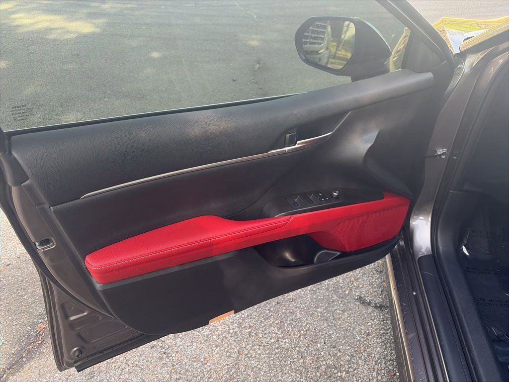 Used 2024 Toyota Camry XSE FWD image 9