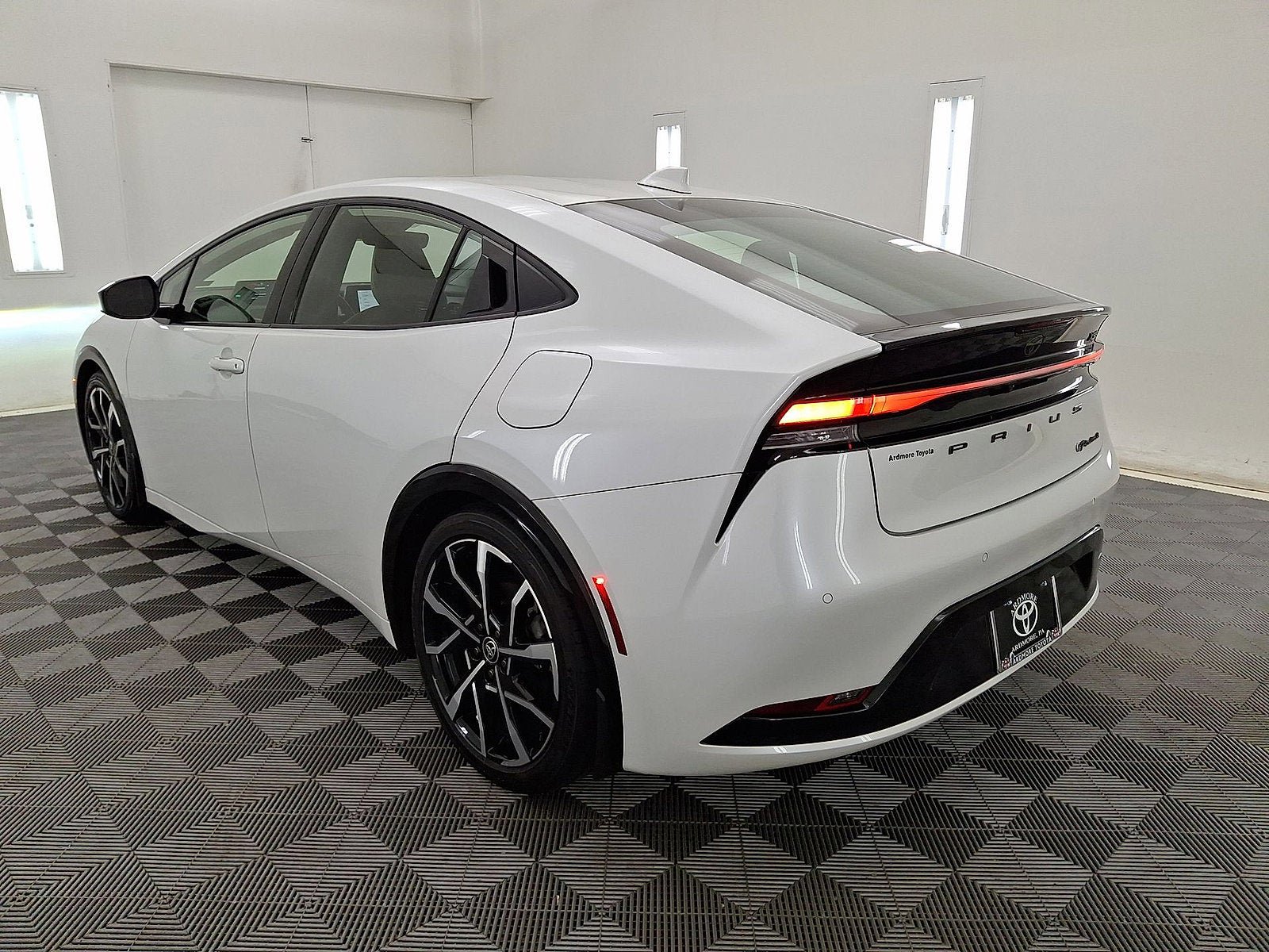Used 2023 Toyota Prius Prime XSE image 22