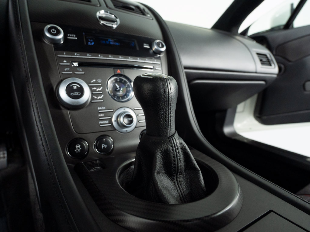 Used 2015 Aston Martin V8 Vantage GT RWD image 29