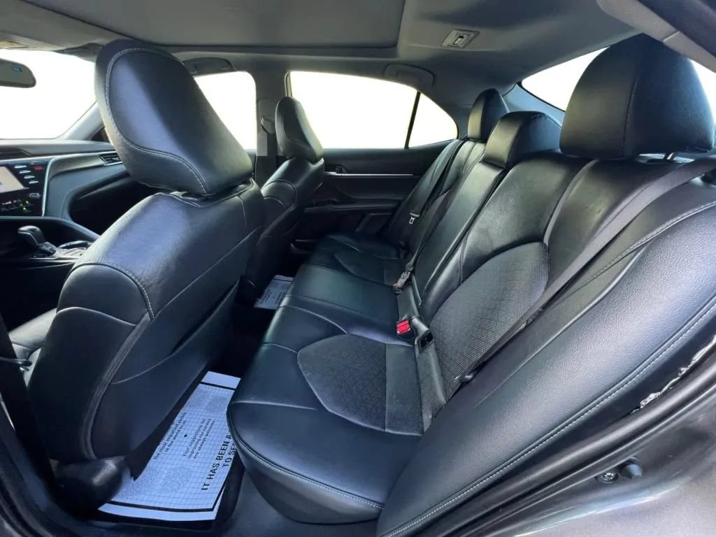 Used 2018 Toyota Camry XSE FWD image 13
