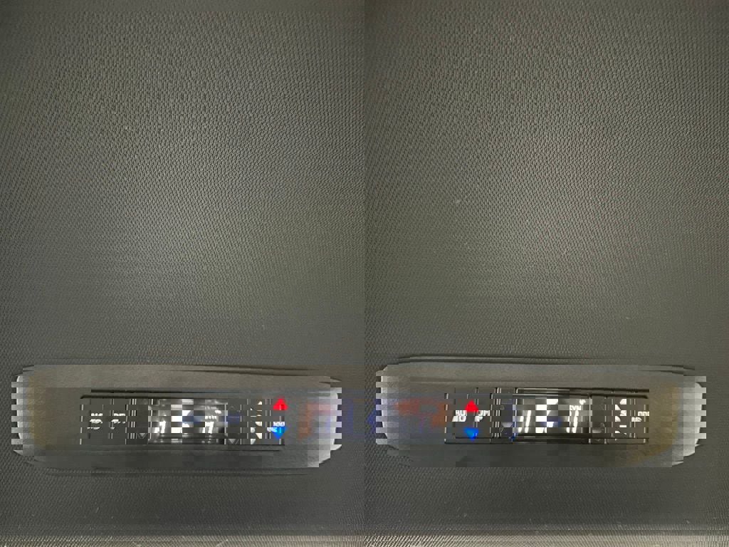 Used 2025 Toyota Sienna XSE image 51