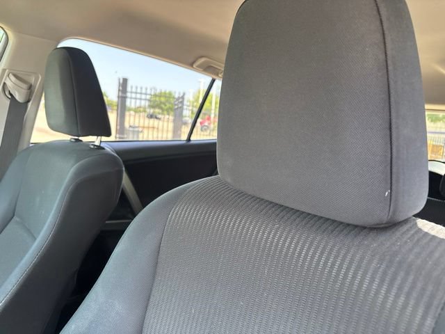 Used 2017 Toyota RAV4 LE FWD image 9