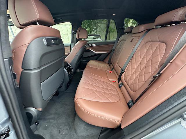 New 2026 BMW X5 xDrive50e w/ M Sport Package AWD/4WD image 5