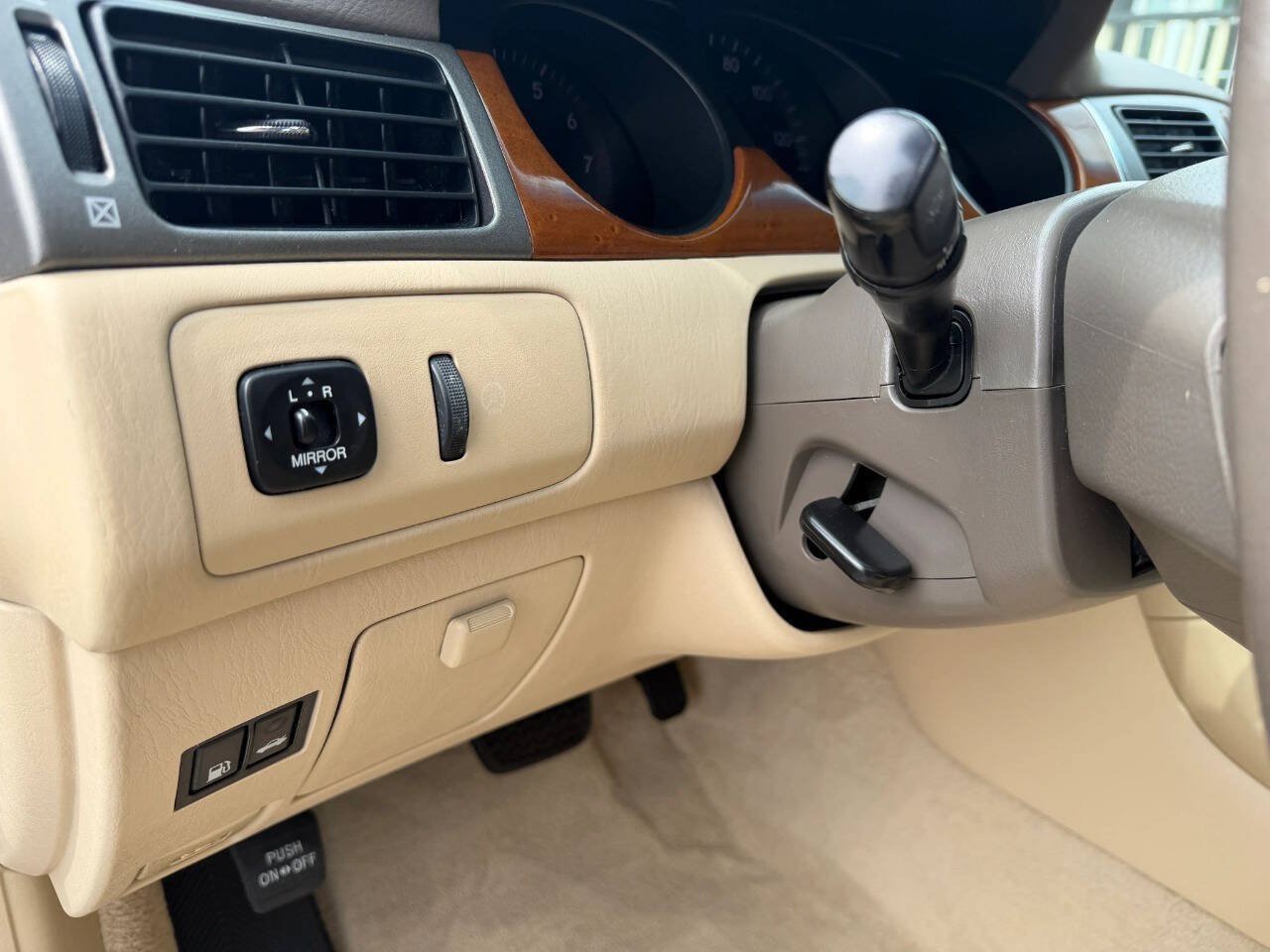 Used 2005 Lexus ES 330 w/ Preferred Accessory Pkg FWD image 11